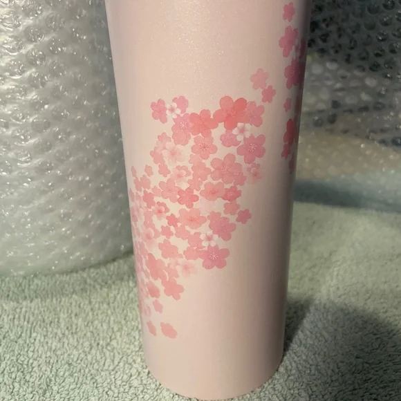 Starbucks cherry blossom - Picture 4 of 6